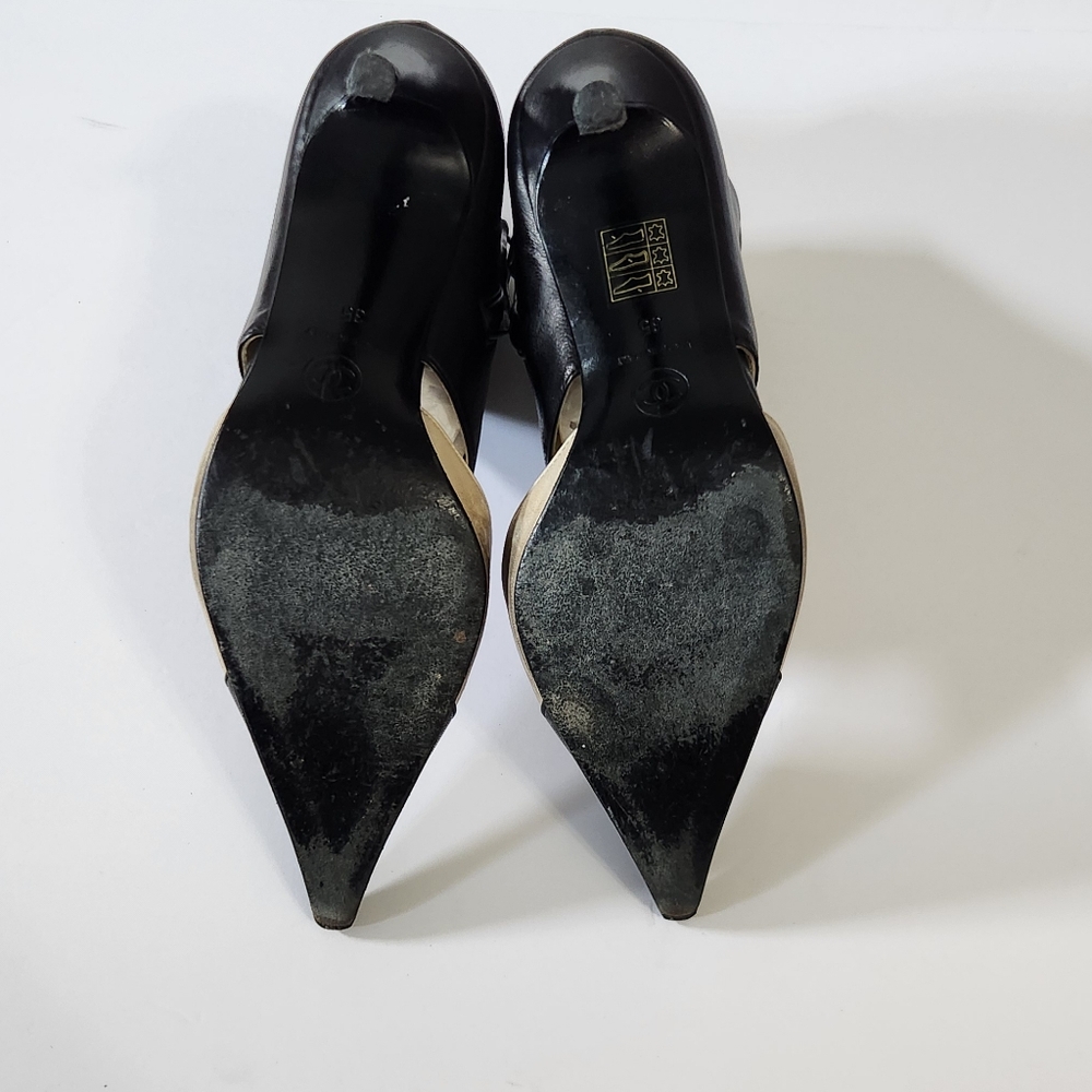 CHANEL Black‎ and Cream Heeled Boots - Picture 15 of 16
